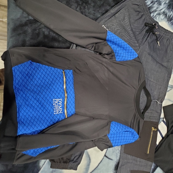 Mens clothing - Picture 1 of 11